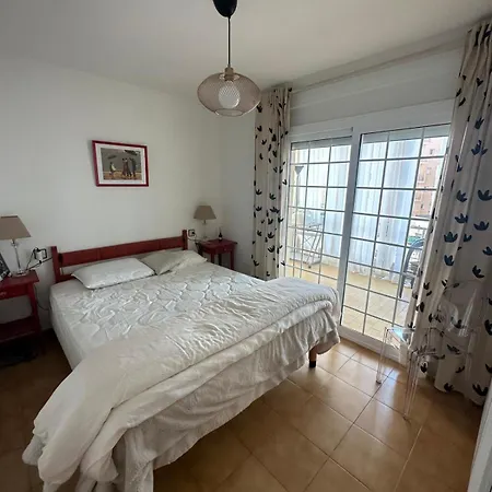 A Dos Pasos Del Mar